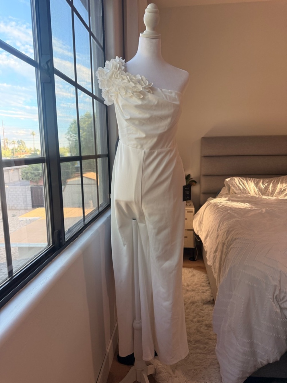 Lulu's White One-Shoulder Floral Applique Jumpsuit